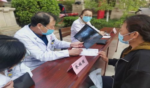 德州市中医院健康义诊活动走进御景国际小区，为居民提供专业养生保健服务